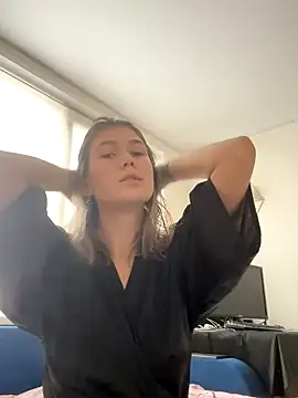   Emely   online show from October 2025 09:19:01 AM