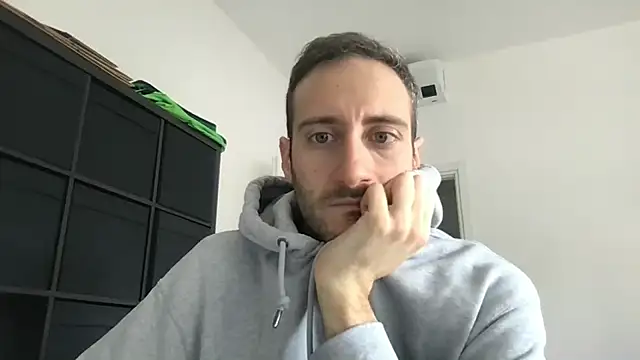 LukaShyGuy online show from February 2026 09:40:01 AM