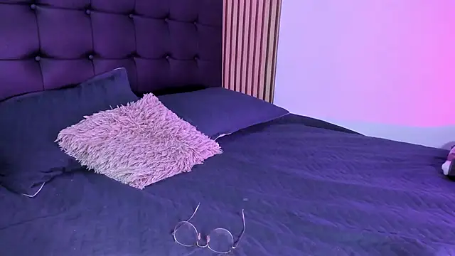 Snapshot of Scarlet_DLuce chatting on October 2025 05:58:02 PM Scarlet DLuce online show from October 2025 05:58:02 PM