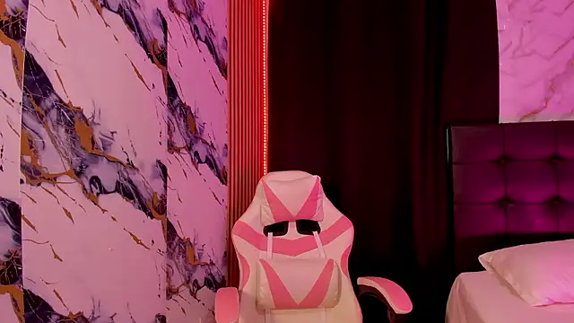 Scarlet DLuce online show from February 2026 08:59:02 AM