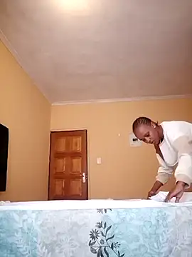 yummy-caramel online show from March 2026 10:21:01 AM