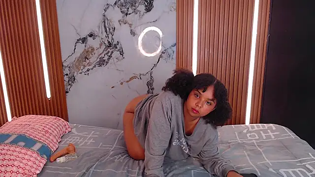 rosselyn  online show from January 2026 12:38:01 AM