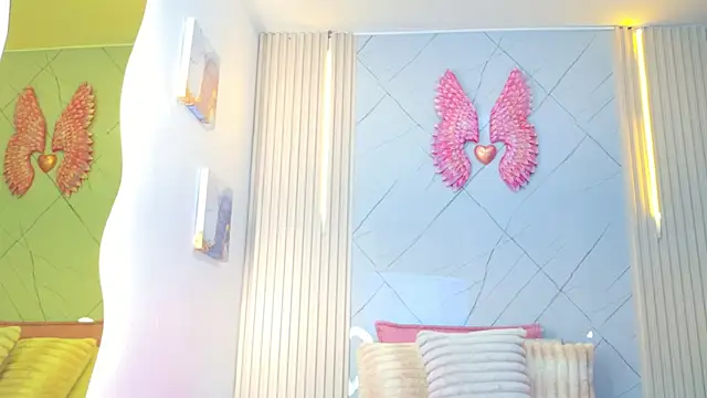 Snapshot of Sara_swift9 chatting on November 2025 08:03:01 PM Sara swift9 online show from November 2025 08:03:01 PM