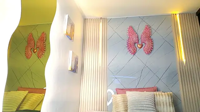 Snapshot of Sara_swift9 chatting on November 2025 08:09:01 PM Sara swift9 online show from November 2025 08:09:01 PM