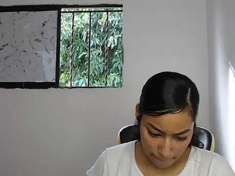 emily stars1 online show from November 2025 08:09:01 PM