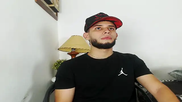 Snapshot of Maxcole_07 chatting on October 2025 12:11:02 AM Maxcole 07 online show from October 2025 12:11:02 AM