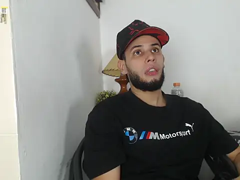 Snapshot of Maxcole_07 chatting on November 2025 11:14:02 PM Maxcole 07 online show from November 2025 11:14:02 PM