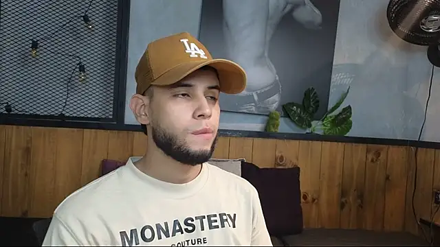 Snapshot of Maxcole_07 chatting on December 2025 08:51:01 PM Maxcole 07 online show from December 2025 08:51:01 PM