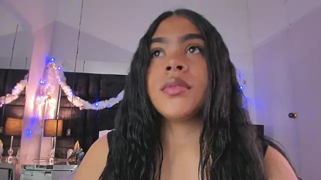 Snapshot of EmmadaSilva chatting on November 2025 07:05:02 PM EmmadaSilva online show from November 2025 07:05:02 PM