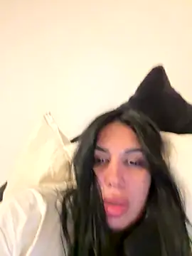 IsaBebe online show from November 2025 03:02:01 PM