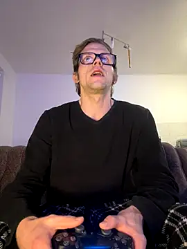 StephPra94 online show from October 2025 08:13:02 PM