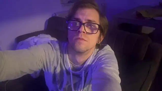 StephPra94 online show from November 2025 09:35:01 PM