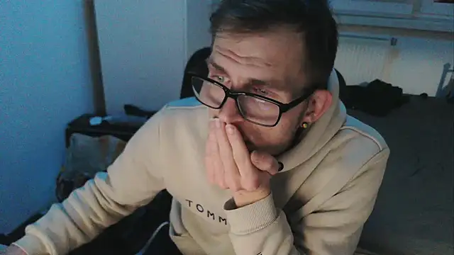 StephPra94 online show from February 2026 11:33:01 PM