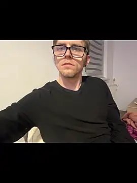 StephPra94 online show from April 2026 10:58:01 PM