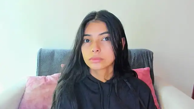 Snapshot of miadaviesx chatting on November 2025 12:55:01 PM miadaviesx online show from November 2025 12:55:01 PM