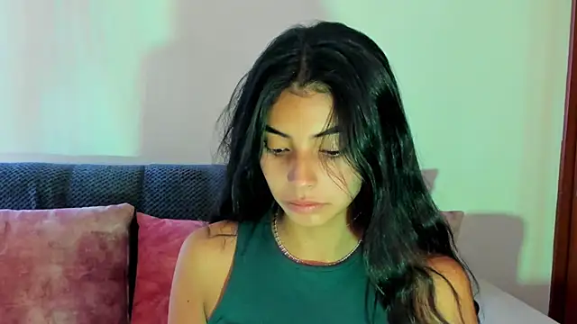 Snapshot of miadaviesx chatting on November 2025 12:48:02 PM miadaviesx online show from November 2025 12:48:02 PM