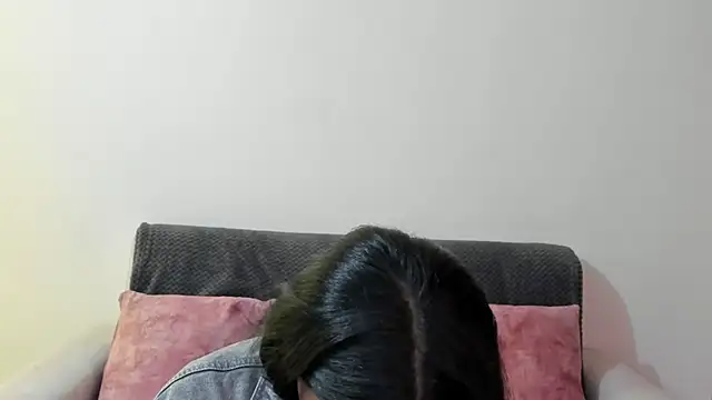 Snapshot of miadaviesx chatting on November 2025 02:32:02 PM miadaviesx online show from November 2025 02:32:02 PM