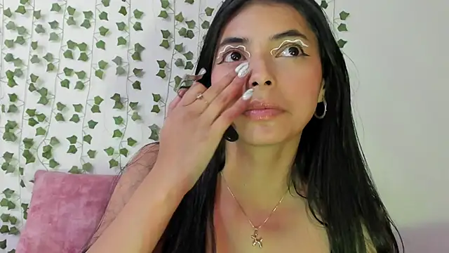 Snapshot of miadaviesx chatting on December 2025 08:26:02 PM miadaviesx online show from December 2025 08:26:02 PM