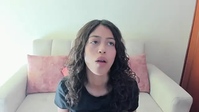 emily jonessxx online show from November 2025 07:49:02 PM