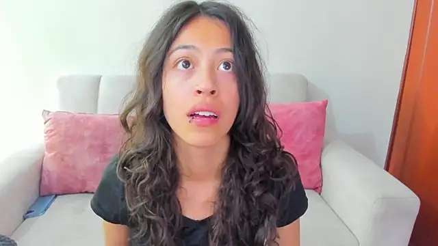 emily jonessxx online show from November 2025 07:57:02 PM