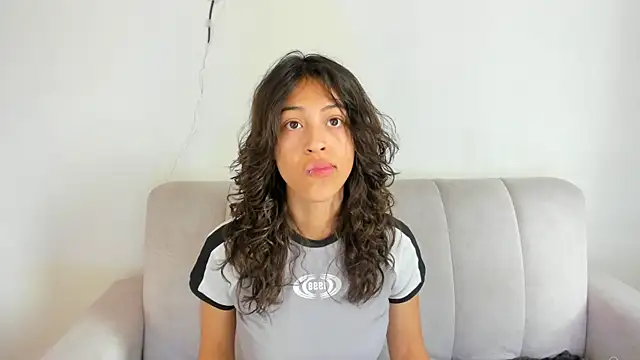 emily jonessxx online show from January 2026 04:45:02 PM