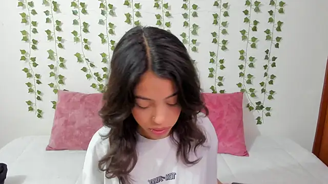 emily jonessxx online show from February 2026 02:36:01 PM