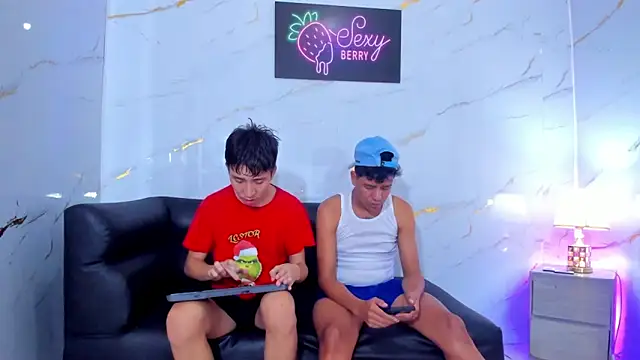 Snapshot of Room_boys_hot chatting on November 2025 01:31:01 PM Room boys hot online show from November 2025 01:31:01 PM