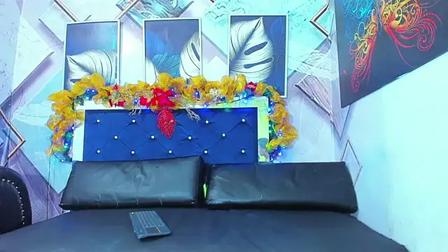 Snapshot of Room_boys_hot chatting on December 2025 02:11:01 PM Room boys hot online show from December 2025 02:11:01 PM