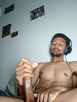 Snapshot of BigPrettyDick777 chatting on February 2026 07:02:02 AM BigPrettyDick777 online show from February 2026 07:02:02 AM