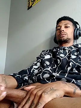 Snapshot of BigPrettyDick777 chatting on March 2026 04:32:02 PM BigPrettyDick777 online show from March 2026 04:32:02 PM