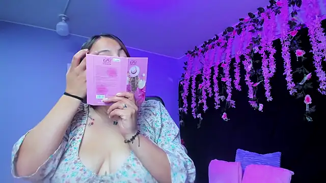 Snapshot of Gabyy_Cooper_ chatting on November 2025 11:25:01 PM Gabyy Cooper online show from November 2025 11:25:01 PM