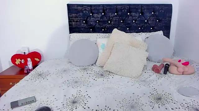 RubyLuxeX online show from May 2026 04:23:02 PM