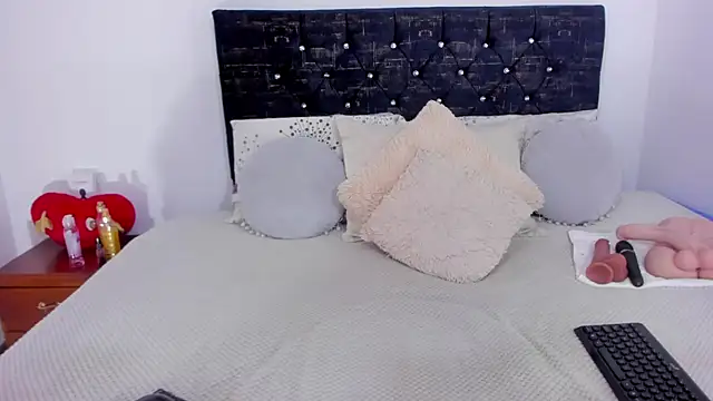 RubyLuxeX online show from June 2026 05:48:02 PM