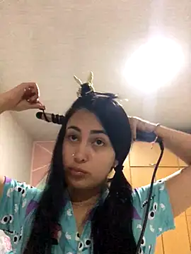 Snapshot of MAVI_EC chatting on November 2025 10:58:02 AM MAVI EC online show from November 2025 10:58:02 AM