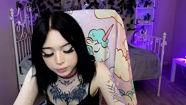 Snapshot of Emma_Kirks chatting on November 2025 11:01:02 AM Emma Kirks online show from November 2025 11:01:02 AM