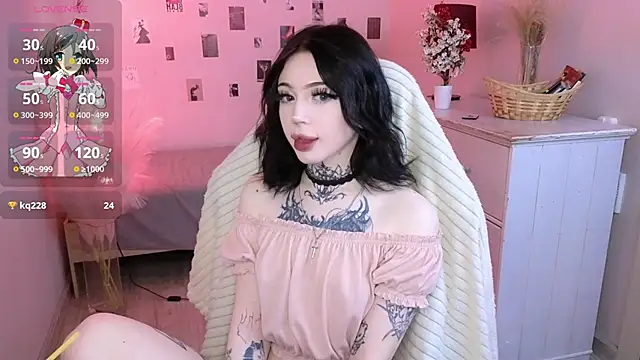 Emma Kirks online show from June 2026 12:50:02 PM
