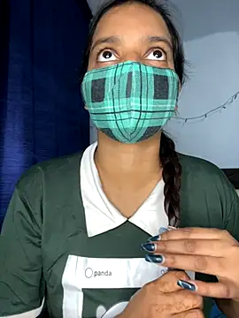 Snapshot of Cute_Marina chatting on November 2025 04:07:01 PM Cute Marina online show from November 2025 04:07:01 PM