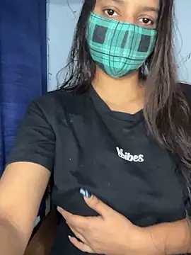 Snapshot of Cute_Marina chatting on November 2025 04:55:02 AM Cute Marina online show from November 2025 04:55:02 AM