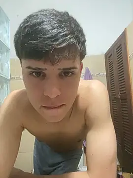 Snapshot of lucaaa_01 chatting on October 2025 10:53:02 PM lucaaa 01 online show from October 2025 10:53:02 PM