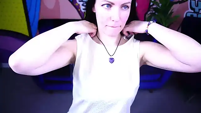 Snapshot of SofieMoons chatting on November 2025 01:39:02 PM SofieMoons online show from November 2025 01:39:02 PM