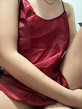 Snapshot of Emily-y chatting on May 2026 11:48:02 AM Emily-y online show from May 2026 11:48:02 AM