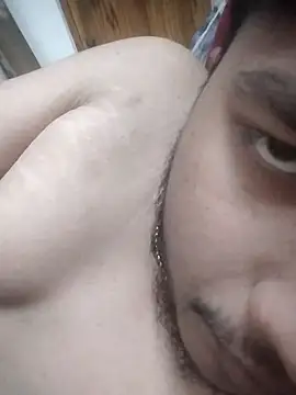 Snapshot of niiksvinz chatting on December 2025 10:57:01 AM niiksvinz online show from December 2025 10:57:01 AM