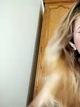 Snapshot of indilasixeey chatting on October 2025 01:00:02 AM indilasixeey online show from October 2025 01:00:02 AM