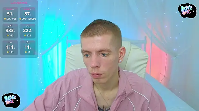 Snapshot of Cristian__Dior chatting on October 2025 05:08:02 PM Cristian Dior online show from October 2025 05:08:02 PM