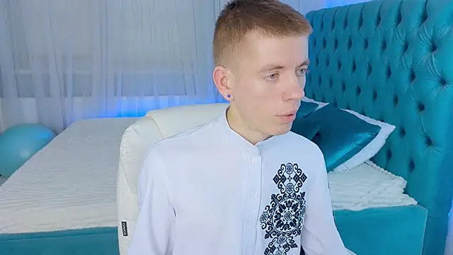 Snapshot of Cristian__Dior chatting on February 2026 12:52:01 PM Cristian Dior online show from February 2026 12:52:01 PM