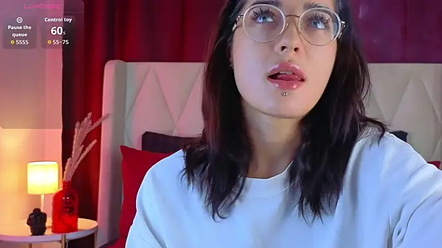 Snapshot of EricaKors chatting on November 2025 08:25:01 AM EricaKors online show from November 2025 08:25:01 AM