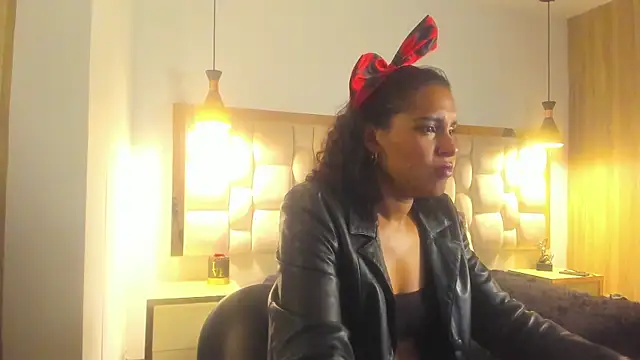 Snapshot of HalimaAhmed chatting on October 2025 11:50:04 PM HalimaAhmed online show from October 2025 11:50:04 PM