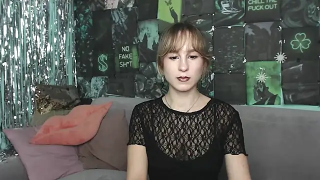 Snapshot of AlishaKellyi chatting on October 2025 05:46:01 AM AlishaKellyi online show from October 2025 05:46:01 AM