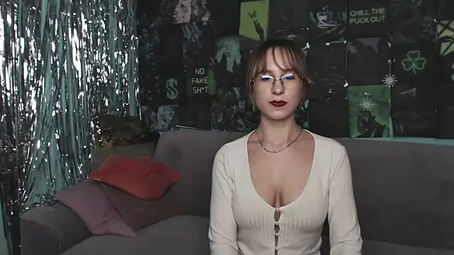 Snapshot of AlishaKellyi chatting on November 2025 05:50:01 AM AlishaKellyi online show from November 2025 05:50:01 AM