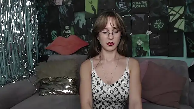 Snapshot of AlishaKellyi chatting on December 2025 05:46:01 AM AlishaKellyi online show from December 2025 05:46:01 AM